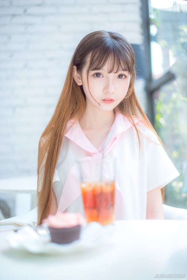 我们为什么需要美女，可能她们改变你的生活习性，让人感这个世界充满期待，虽然当你觉得期待的东西就要得到的时候，她们马上去普度众生，让其他人觉得生活充满期待。——韩寒《像少年啦飞驰》